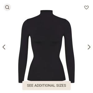 SKIMS SOFT SMOOTHING SEAMLESS TURTLENECK - Size L / Color Onyx